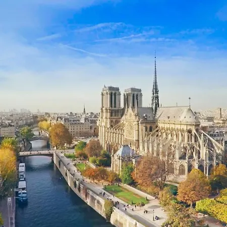 4th - The Marais - Saint Antoine * Parijs